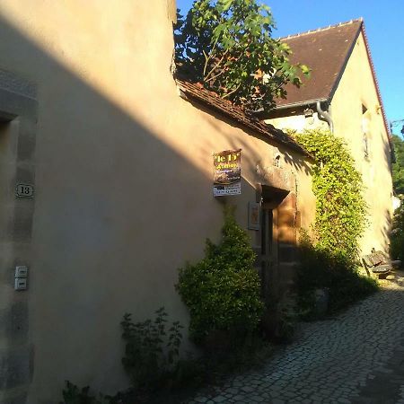 Ferienwohnung L'Atelier Du Chapeau Rouge Souvigny Exterior foto