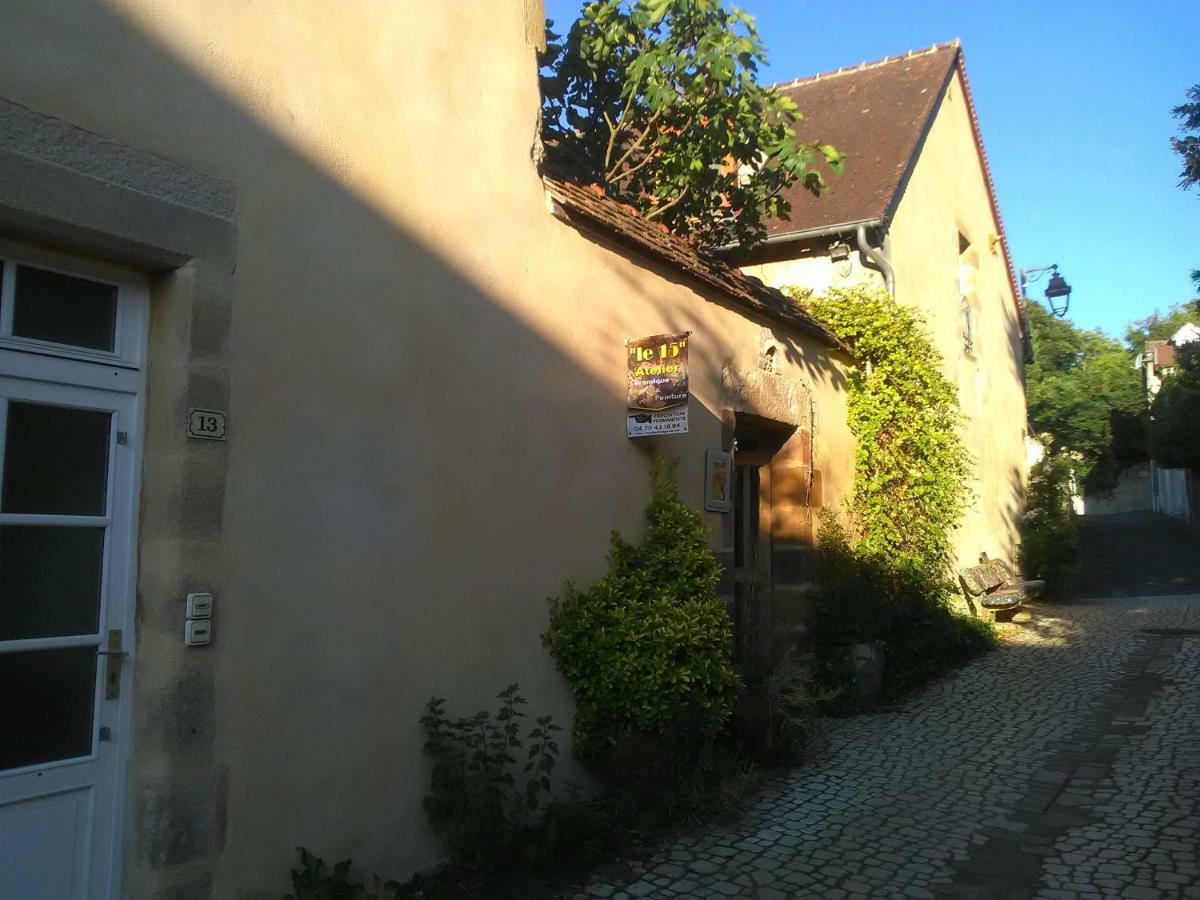 Ferienwohnung L'Atelier Du Chapeau Rouge Souvigny Exterior foto