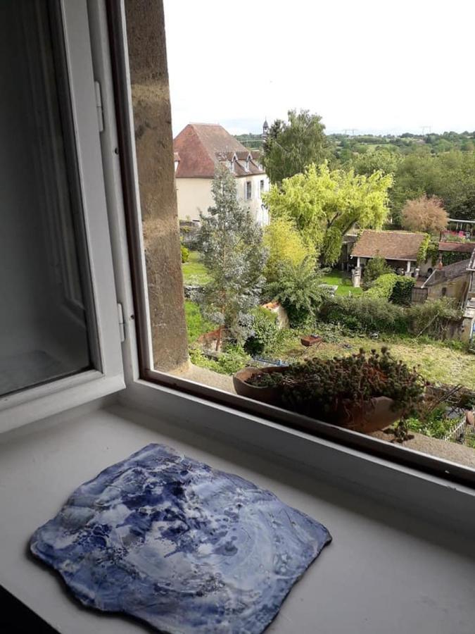 Ferienwohnung L'Atelier Du Chapeau Rouge Souvigny Exterior foto